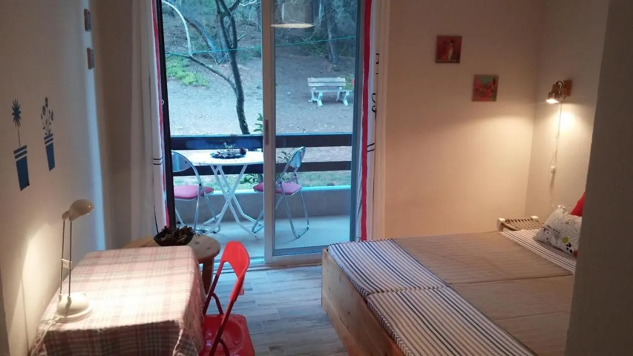 Daniil'S Seafront Apartment 니키티 0*,  그리스